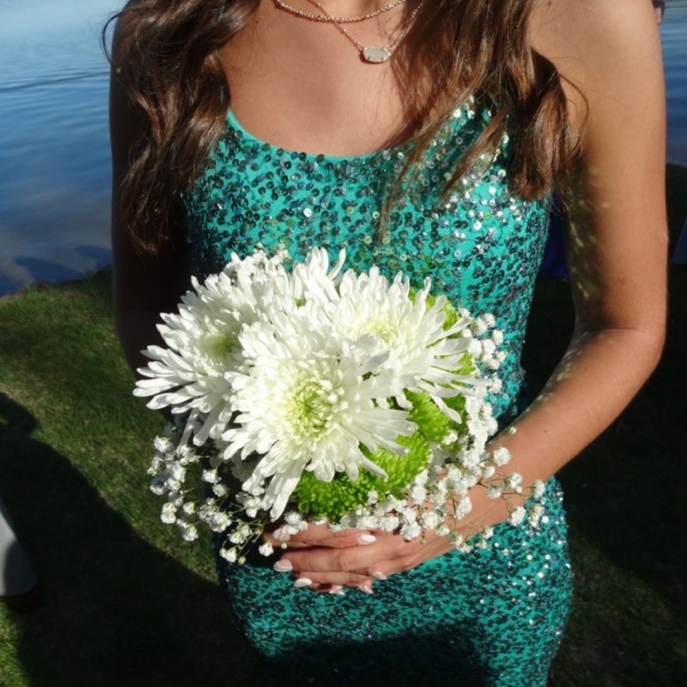 Jules & Cleo Size 0 Turquoise Sequins Long Dress